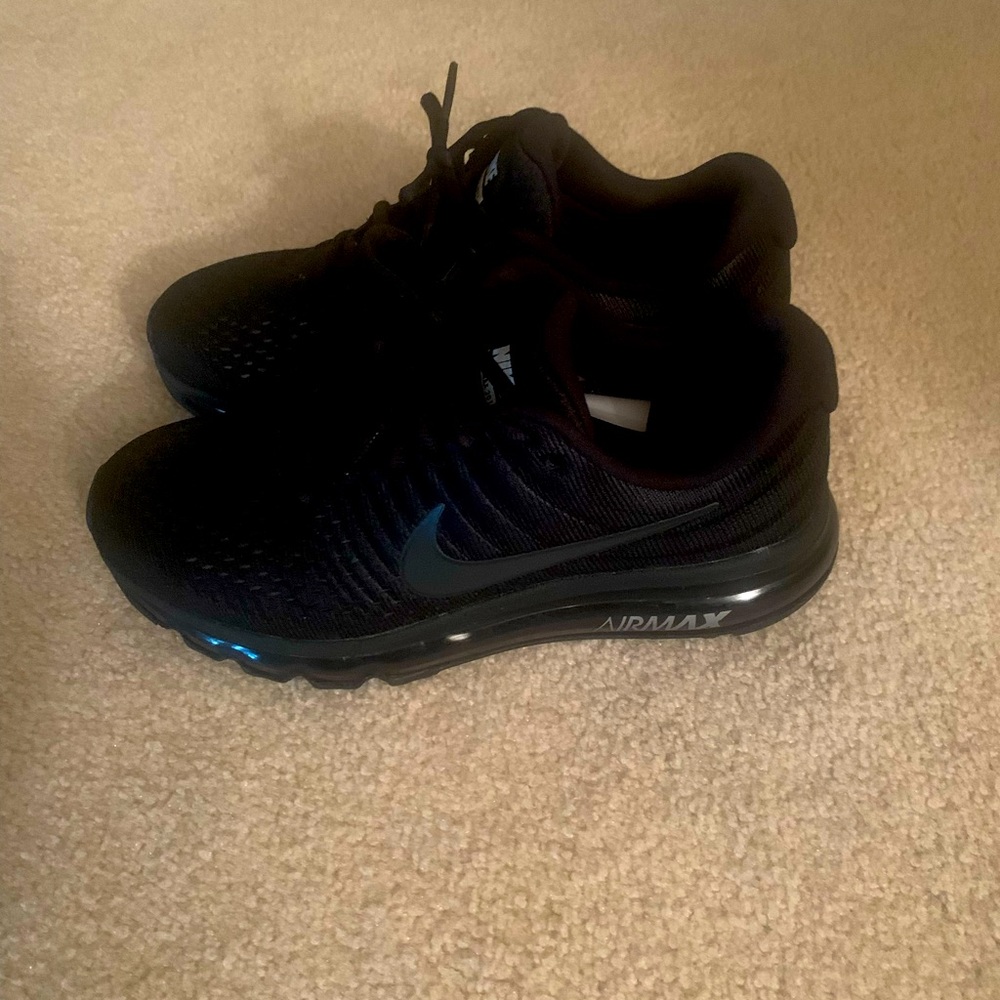 Nike AirMax 2017 black sneakers